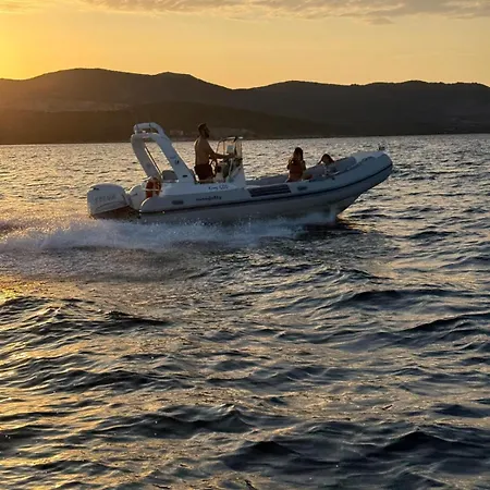 Kairos Isola Di Frühstückspension 3*